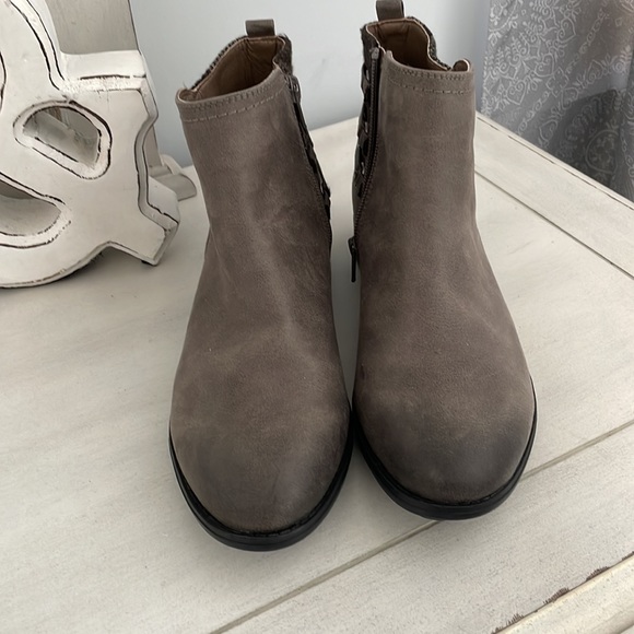 White Mountain Ankle Booties - Picture 4 of 4